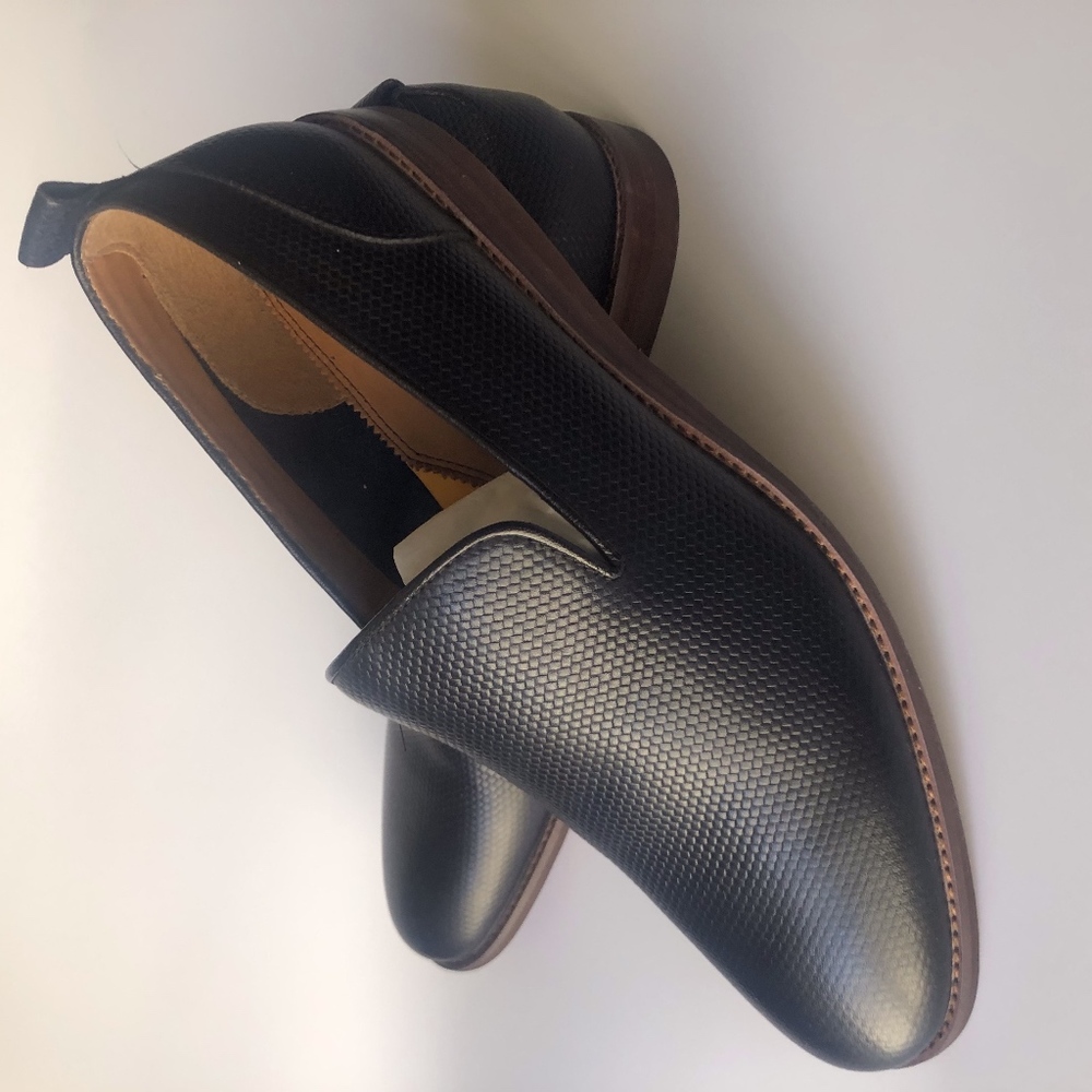 mens dress shoe brand new!